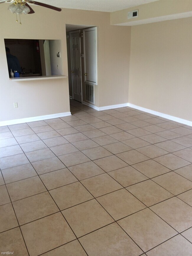 Building Photo - 3 br, 2 bath Townhome - 4422 Laplace Street