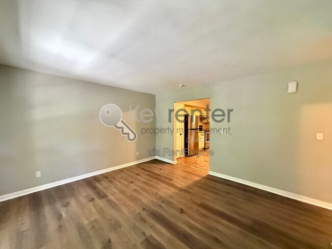 Foto del edificio - 5710 Moody Sawyer Rd