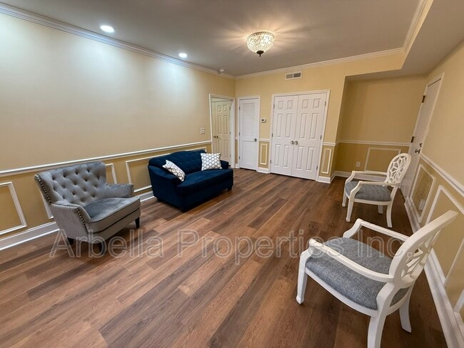 Foto del edificio - 701 W Locust St