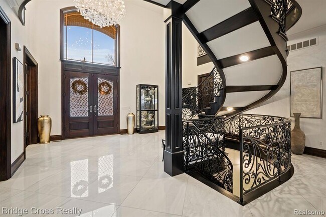 Foto del edificio - 5820 Lakeview St