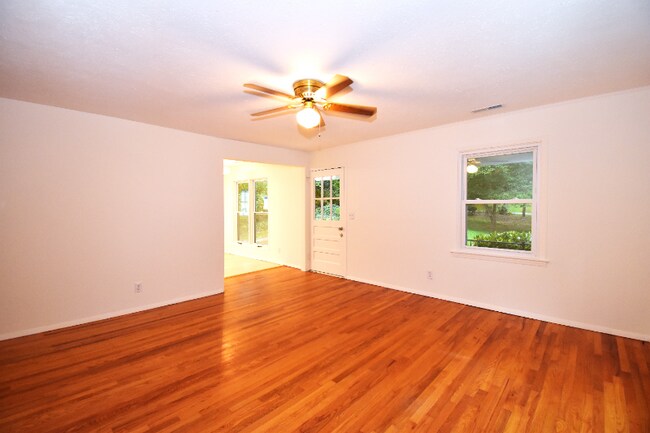 Building Photo - 433 Princess Ann Dr