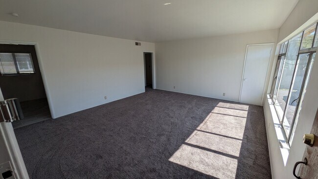 Building Photo - 416 N Marguerita Ave