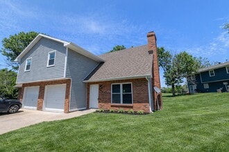 Building Photo - 1923 Mirtle Grove Ct