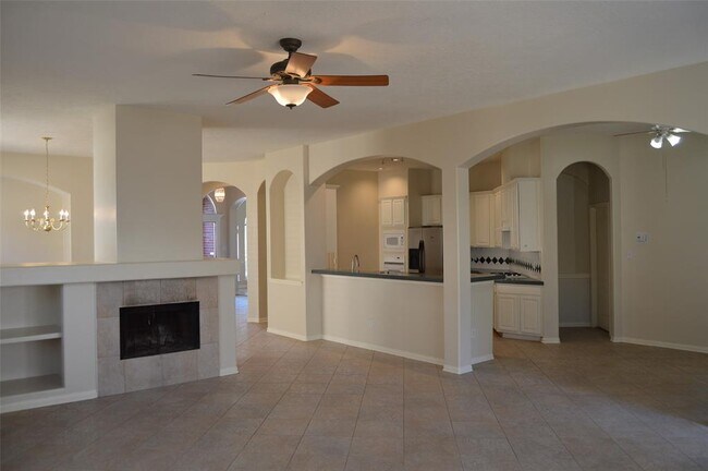 Building Photo - 19303 Pinewood Bluff Ln