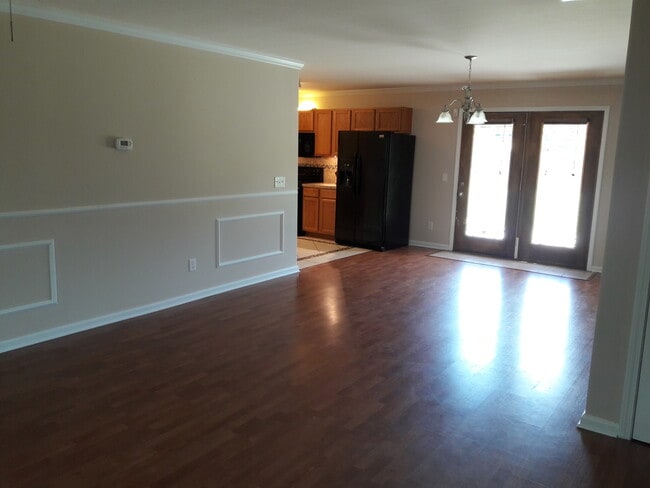 Foto del edificio - Lake Shore Subdivision-Port Wentworth