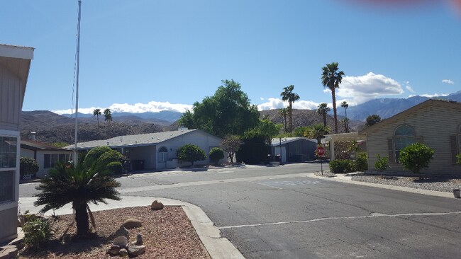 Foto del edificio - 502 Cerritos Way