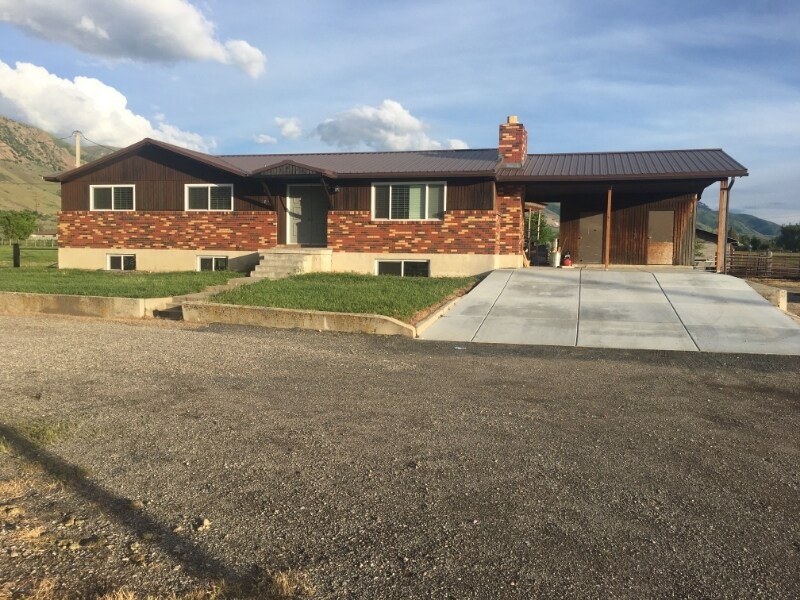 Primary Photo - 209 Wilson Ln