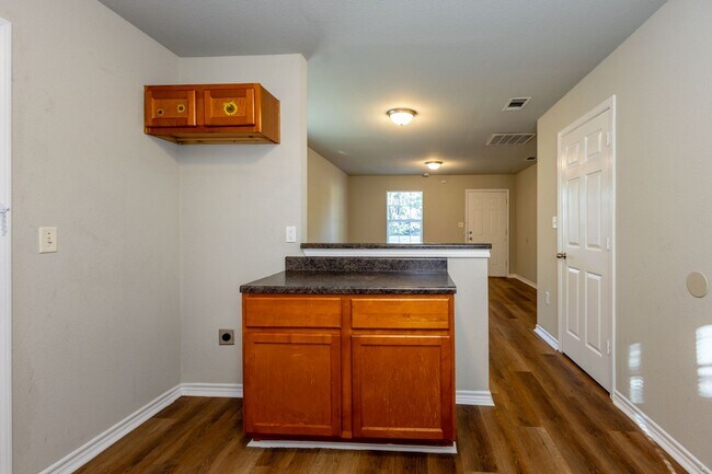 Foto del edificio - Cozy and well maintained 2 Bed / 1 bath home in Beaumont! Move in ready!