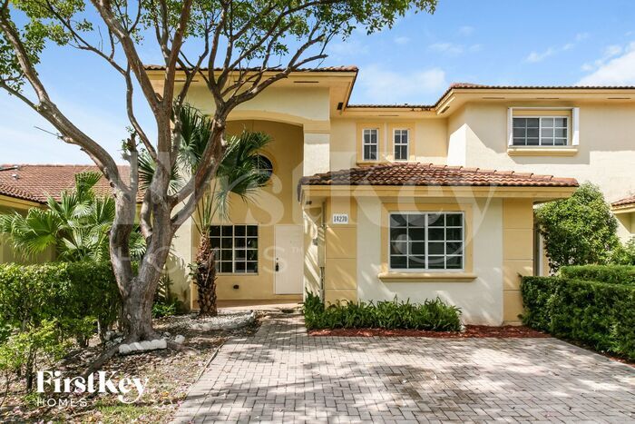 Foto principal - 14270 SW 133 Ave