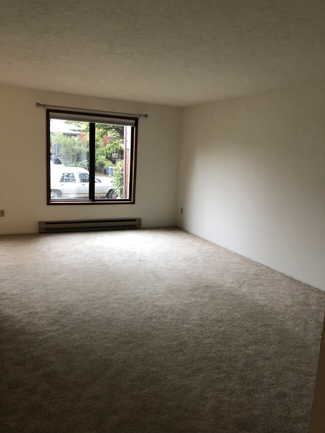 Living Room - 5904 SE Milwaukie Ave