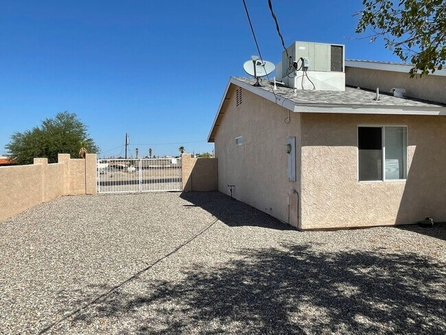 Building Photo - 3610 Breakwater Dr