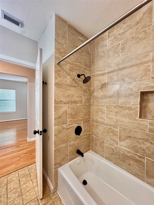 Building Photo - 805 Tabor St