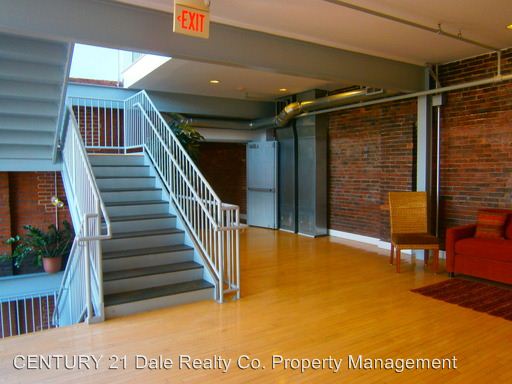 Building Photo - 232 N George St