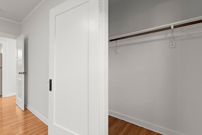 Foto del edificio - 518 N Genesee Ave