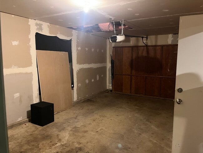 Building Photo - 6871 Beth Cir