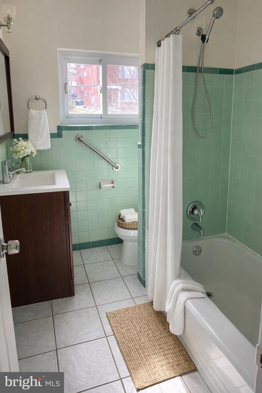 Foto del edificio - 126 Webster St NE