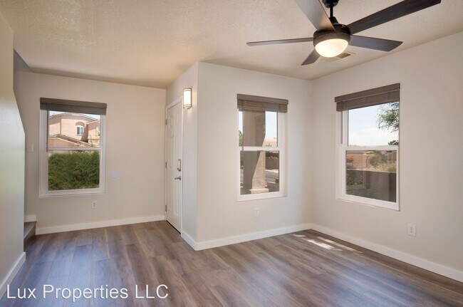 Building Photo - 4 br, 2.5 bath House - 5200 River Ridge Av...