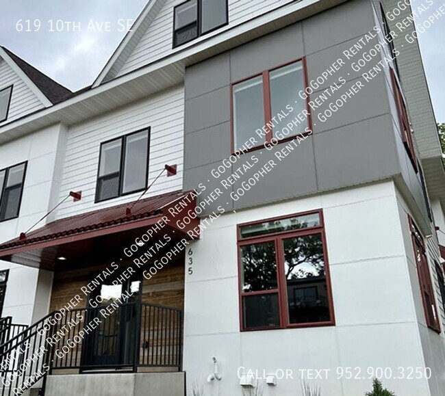 Building Photo - Modern 6 Bedroom Townhome in Dinkytown