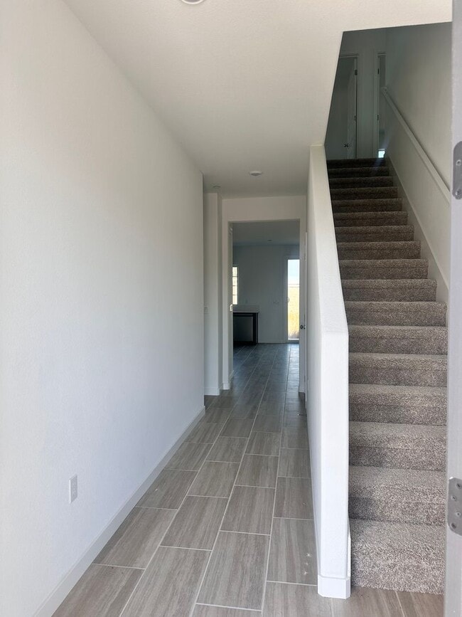 Foto del edificio - 1/2 off first full months rent with possession by 4/17/2026