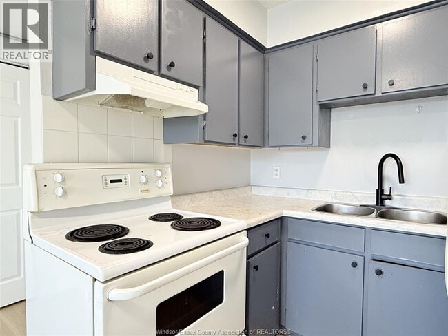 Photo du bâtiment - 591 Wellington Ave