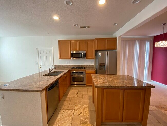 Building Photo - 668 Granite Ln
