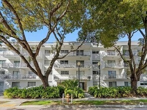 Building Photo - 445 SW 11th St