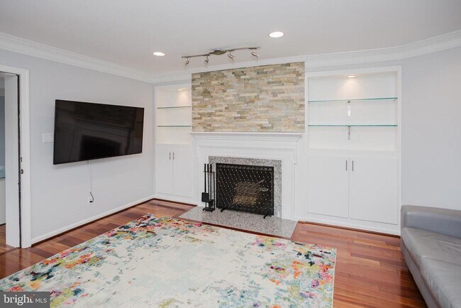 Foto del edificio - 2177 Chain Bridge Rd