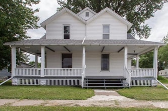 Building Photo - 213 E 3rd St