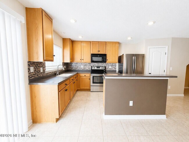 Foto del edificio - 253 E Pisa Pl