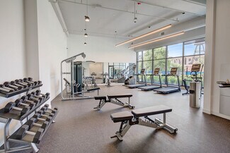 Building Photo - 851 W Blackhawk St