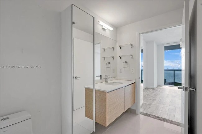 Foto del edificio - 600 NE 27th St