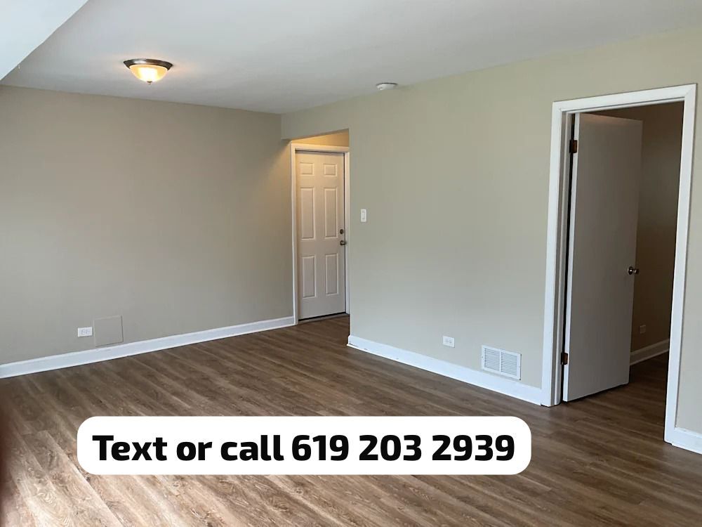 Building Photo - 815 W Manor Ct