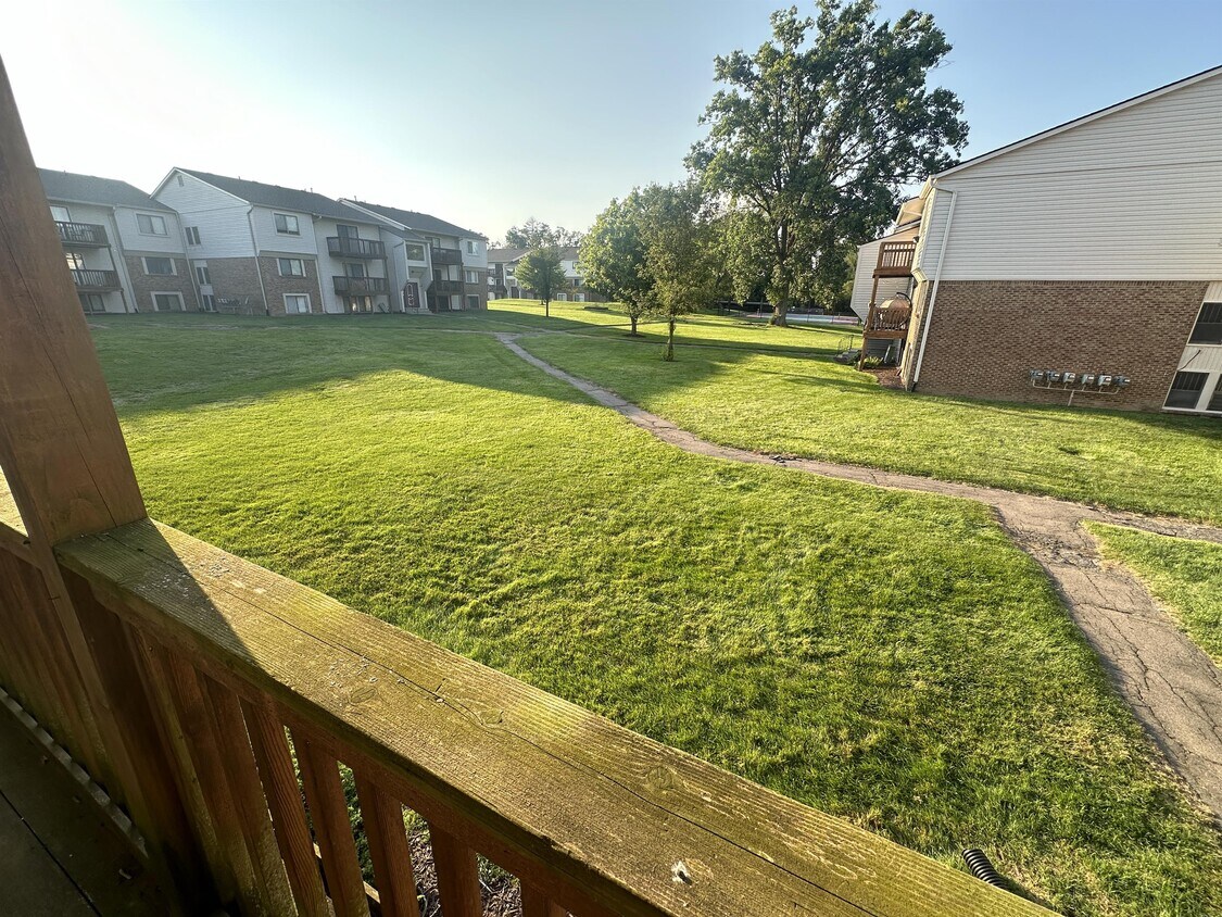 Foto principal - 30022 W 12 Mile Rd