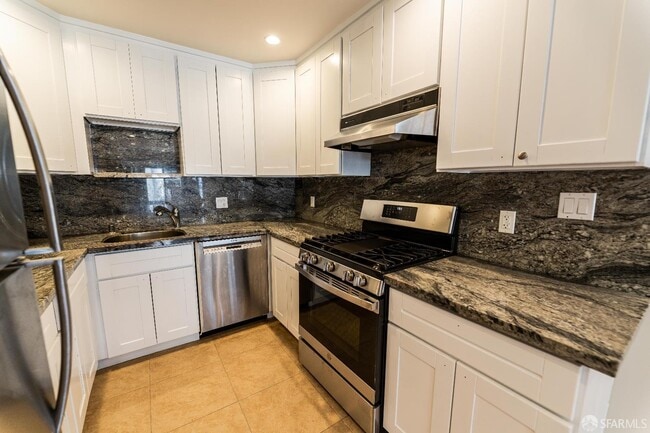 Building Photo - 2512 Fillmore St