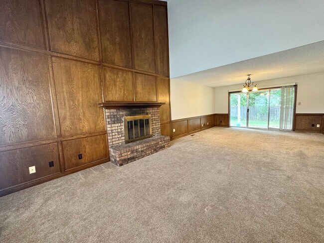 Foto del edificio - Gorgeous 3 bedroom 2.5 bathroom Duplex home!