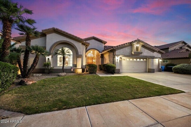 Building Photo - 5319 E Woodridge Dr