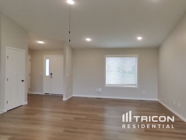 Foto del edificio - 4220 89th St NE