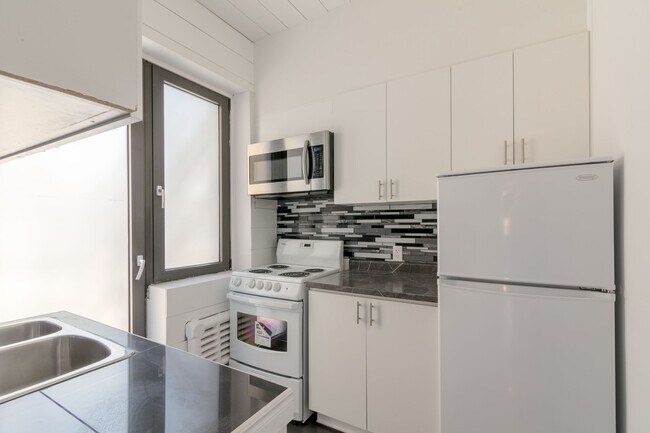 Photo du bâtiment - 2050 Av. Claremont