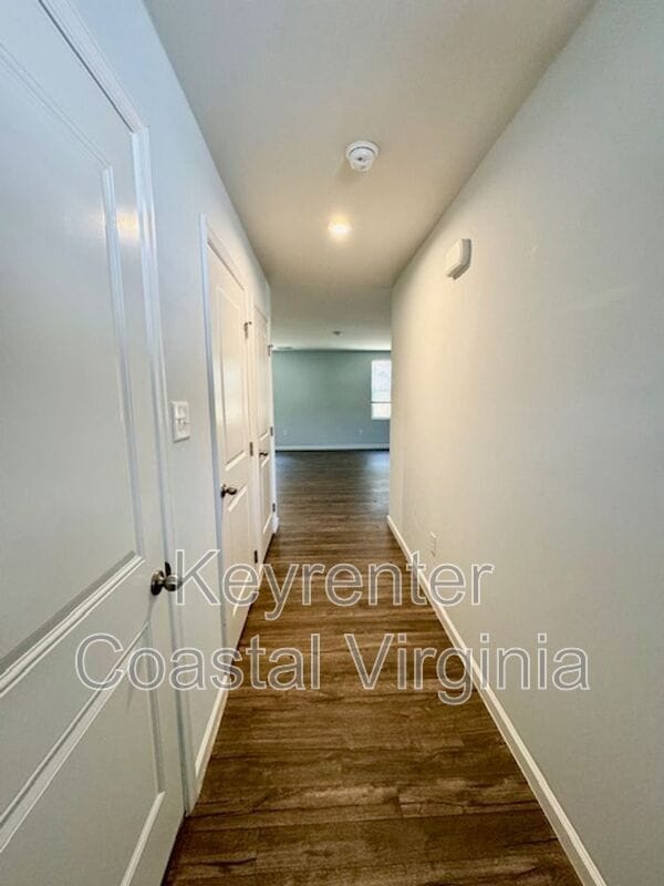 Building Photo - 315 Walker Dr