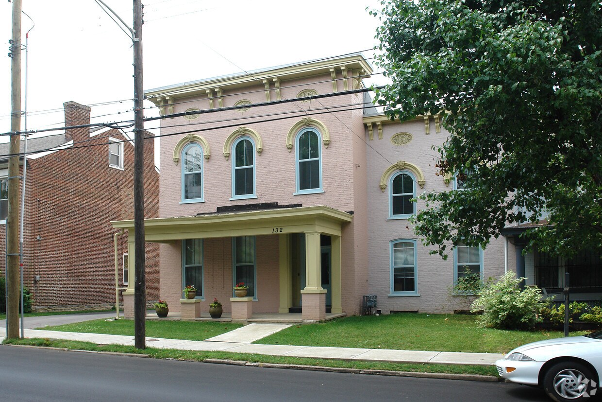 Building Photo - 132 E 3rd St