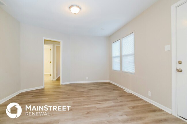 Building Photo - 1004 S Brockway St