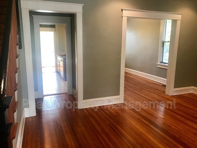Building Photo - 3117 Ellwood Ave