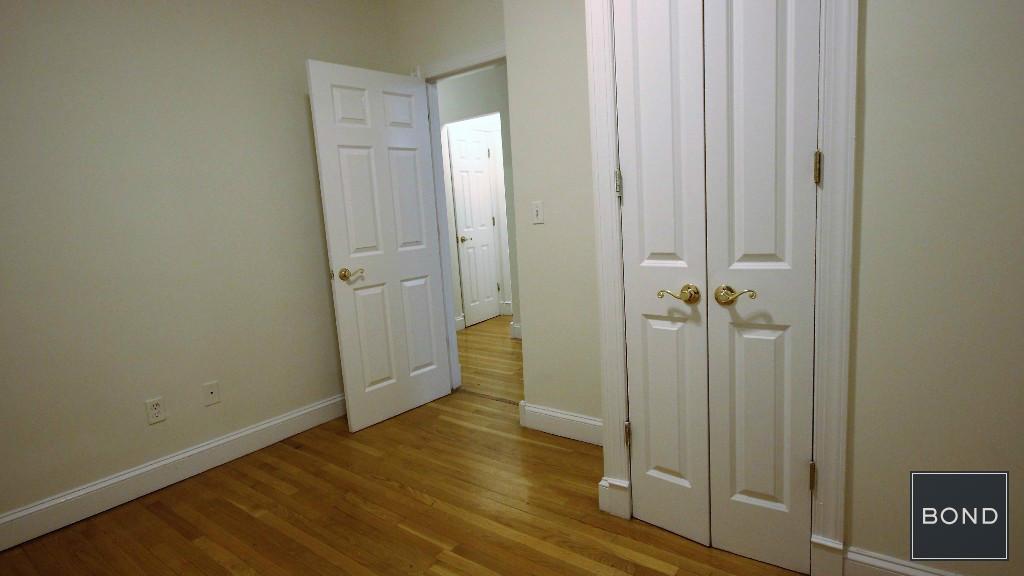 Foto principal - 220 W 104th St
