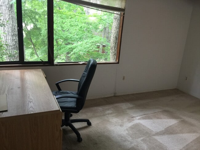 Beautiful View Bedroom and Office - 1642 Besley Rd