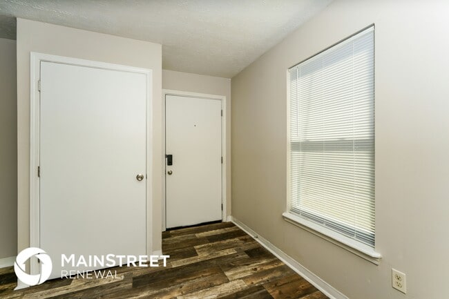 Building Photo - 2913 Dumesnil St