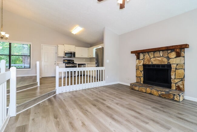 Building Photo - 3684 Linwood Way