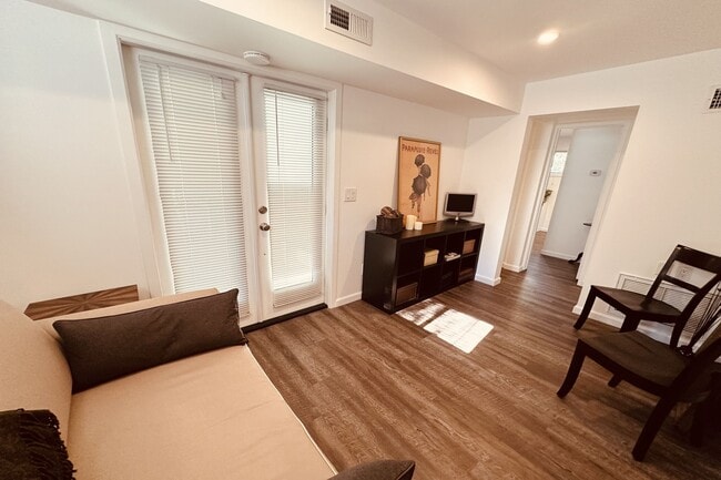 Building Photo - 2039 Tuna Canyon Rd