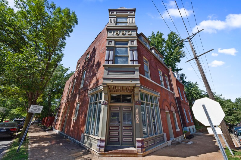 Primary Photo - 3205 Lemp Ave