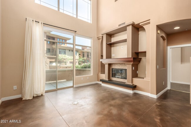 Foto del edificio - 14450 N Thompson Peak Pkwy