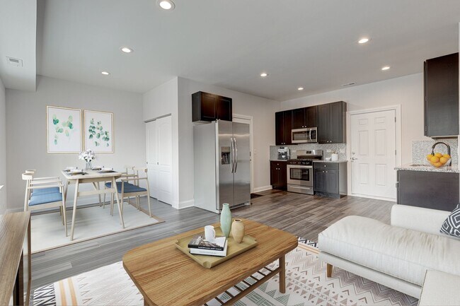 Foto del edificio - 4176 W Montrose Ave